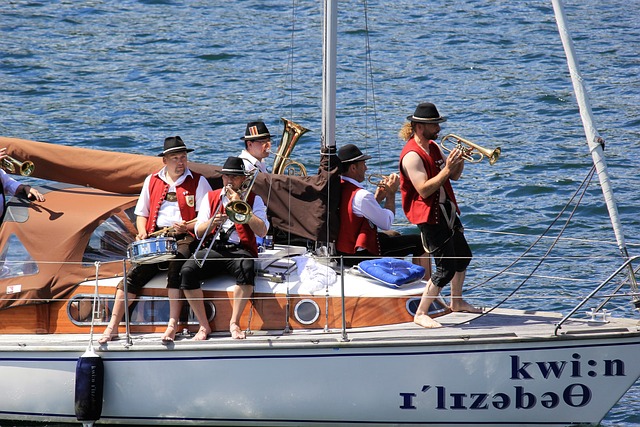 它不仅要求 它不仅要求